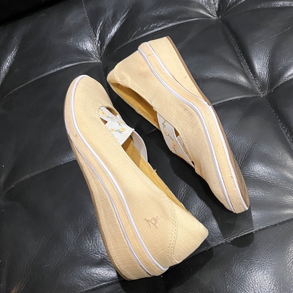 Grasshoppers size 7 women’s Beige Floral Slip-On low heeled shoe / Flats - Picture 8 of 15